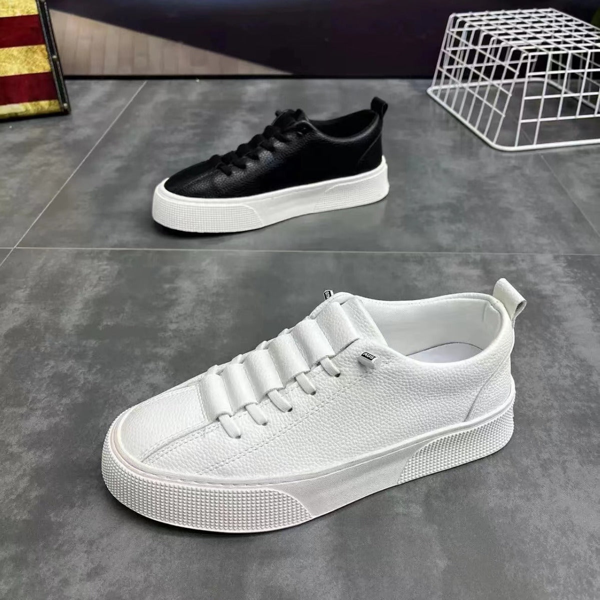 Men's Minimalist Low Cut Sports And Leisure Shoes